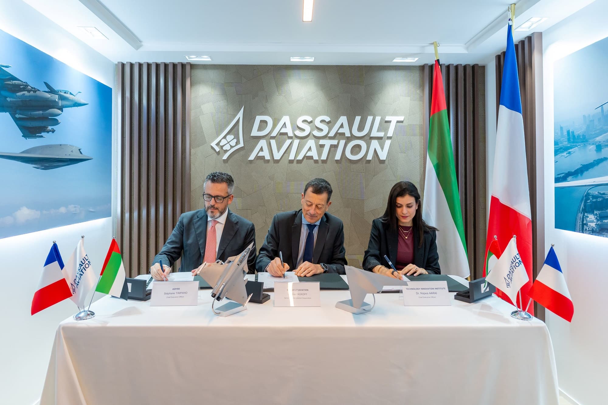 Dassault Aviation, Technology Innovation Institute (TII) et ASPIRE signent un accord de coopération stratégique pour stimuler l’innovation aéronautique de nouvelle génération au Salon Aéronautique de Dubaï 2025 - Press kits de Dassault Aviation