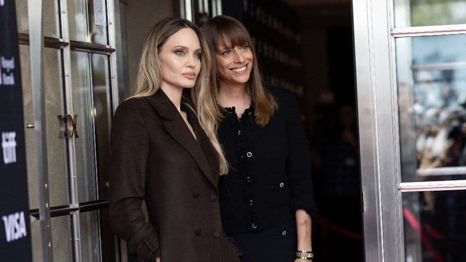 Cinéma : avec le film "Coutures", Angelina Jolie espère montrer "comment continuer à vivre avec des cancers féminins"