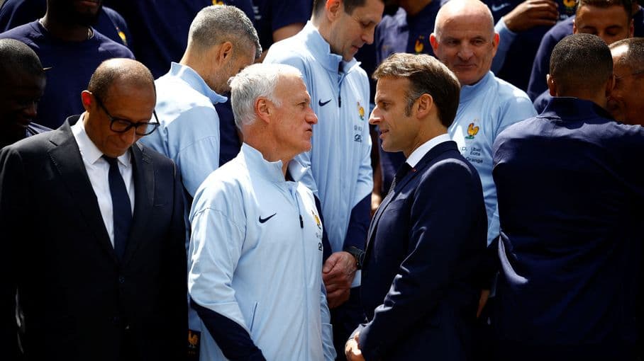 Coupe du monde 2026 : Emmanuel Macron va "regretter DD", le sélectionneur de l'équipe de France "qui préfère gagner plutôt que plaire"