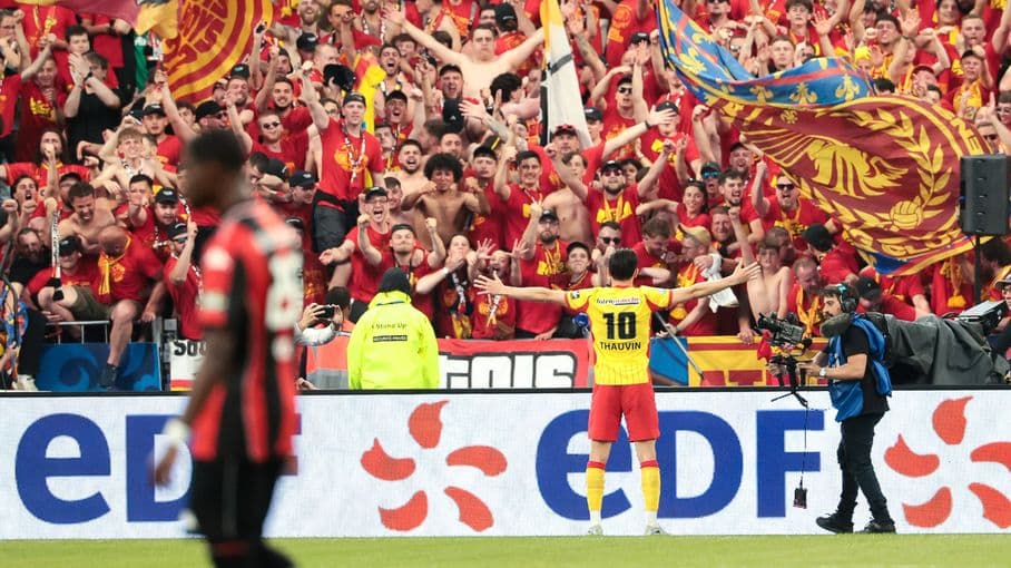 Le RC Lens remporte la première Coupe de France de son histoire en dominant l'OGC Nice dans un Stade de France en fusion