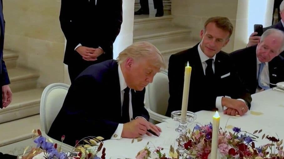 L'accord entre les États-Unis et l'Iran pour arrêter la guerre a été signé à Versailles