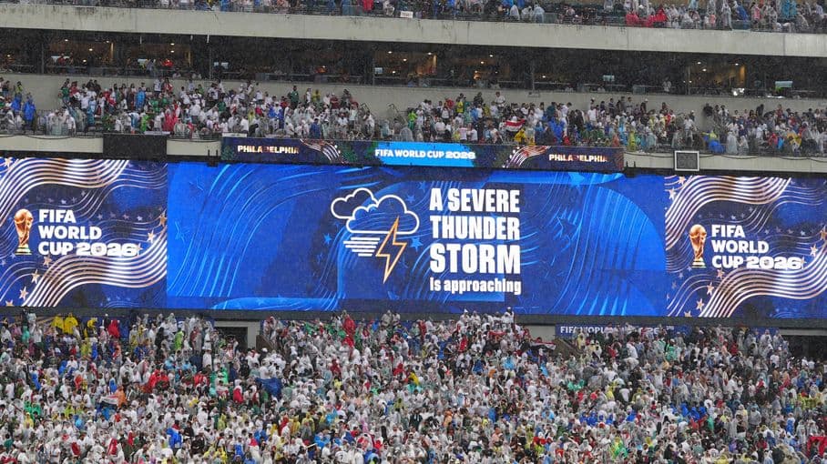 Le match de Coupe du monde entre la France et l'Irak interrompu deux heures en raison d'un orage
