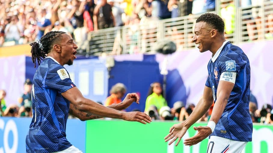 "Le cyclone français", la "masterclass de Mbappé", "un spectacle de haut vol"... La presse étrangère encense la prestation des Bleus contre la Suède en seizièmes de finale de la Coupe du monde