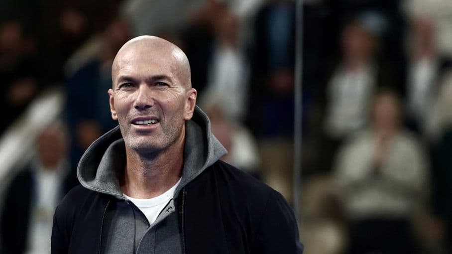 Programme déjà chargé pour Zinédine Zidane, qui devrait prendre la tête des Bleus d'ici la fin juillet
