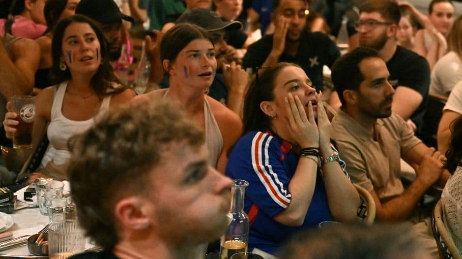 TEMOIGNAGES. "Dégoûté", "coup de marteau", "incompréhensible"... Les supporters sous le choc après l'élimination de l'équipe de France contre l'Espagne