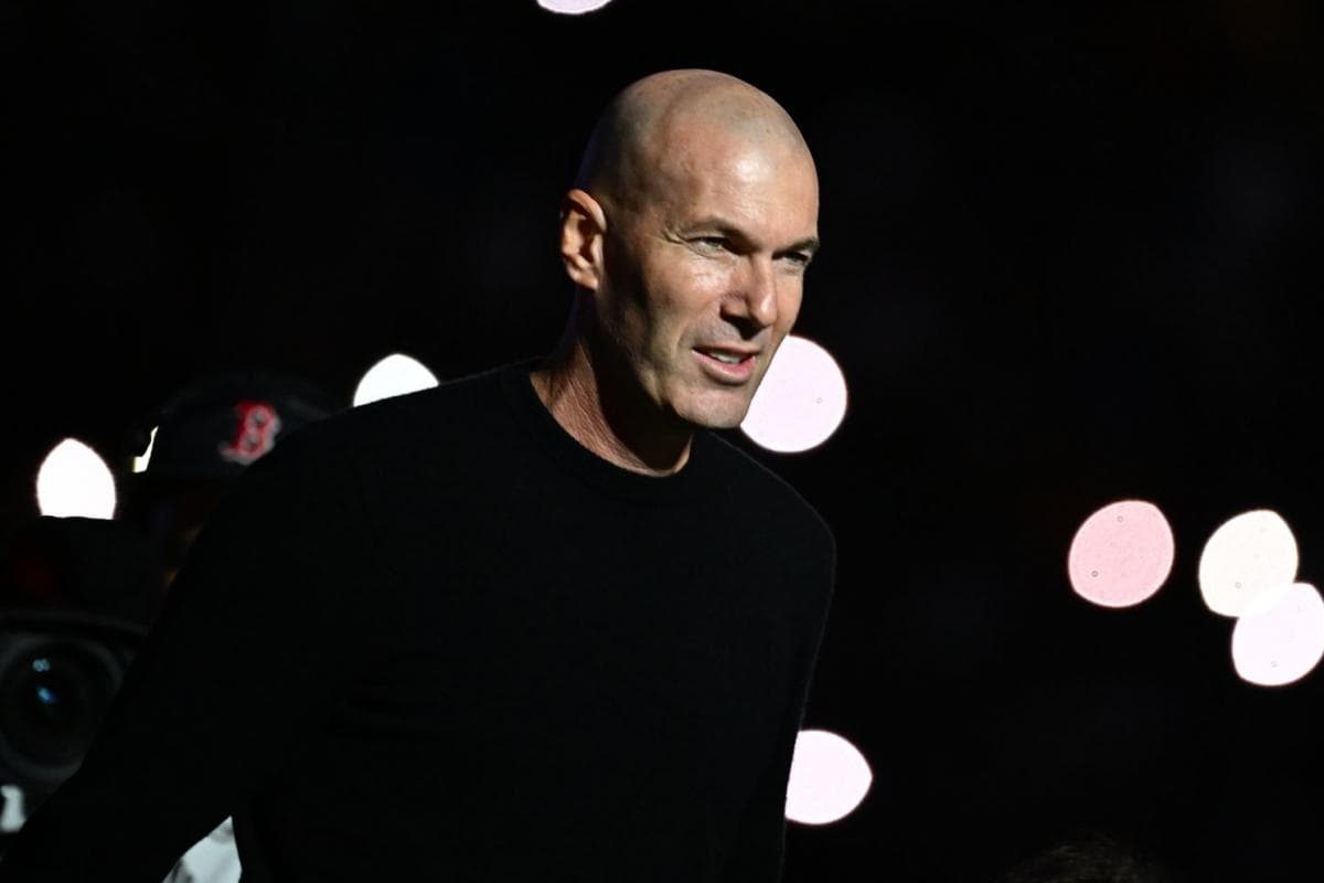 La succession de Didier Deschamps se précise : la prise de fonction de Zinédine Zidane comme sélectionneur de l'équipe de France devrait être officialisée mardi