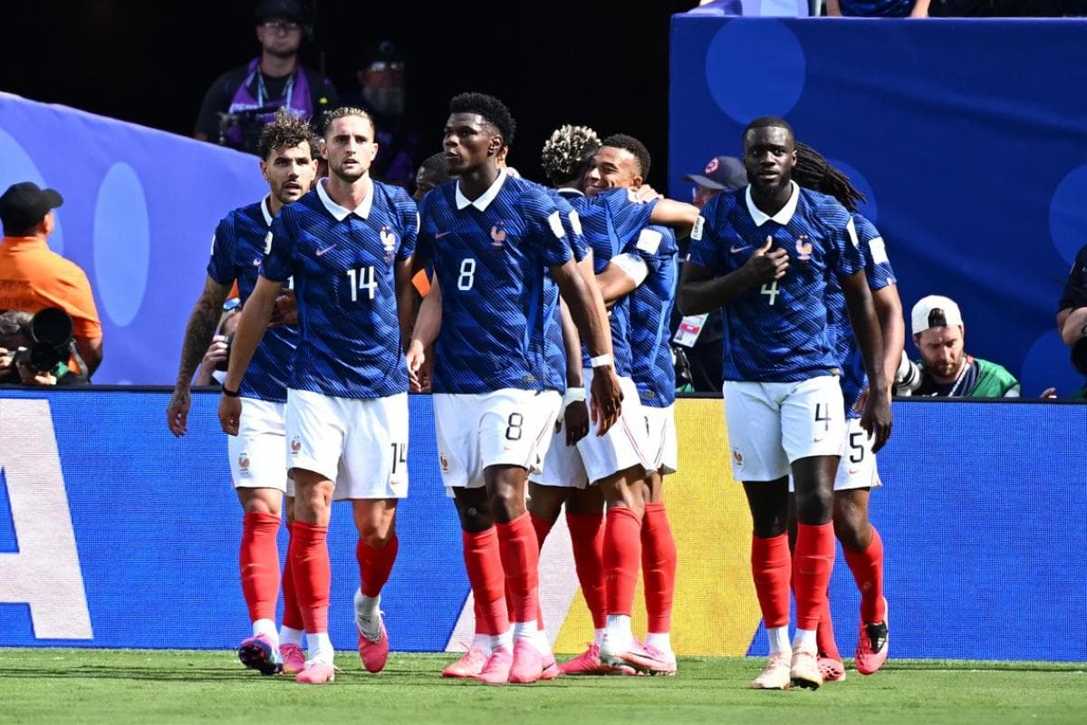 L'équipe de France débute sa Coupe du monde par une victoire contre le Sénégal, Mbappé bat le record de Giroud